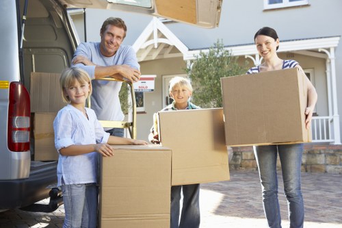 Efficient packing techniques for house removals in office moves
